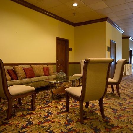 Boarders Inn And Suites - Marion Luaran gambar