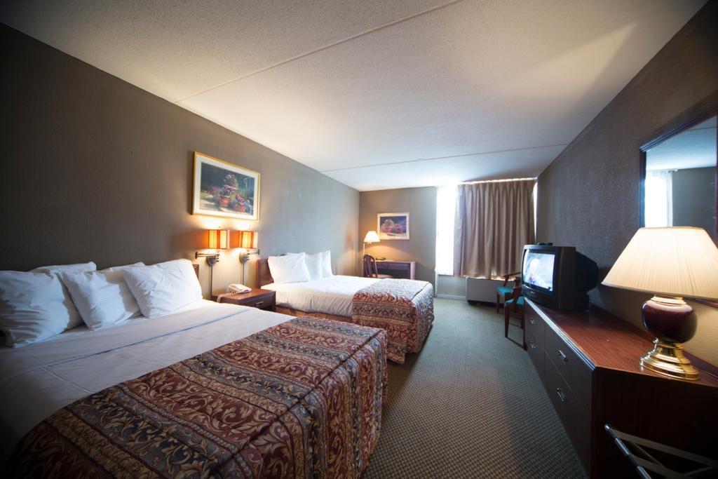 Boarders Inn And Suites - Marion Bilik gambar