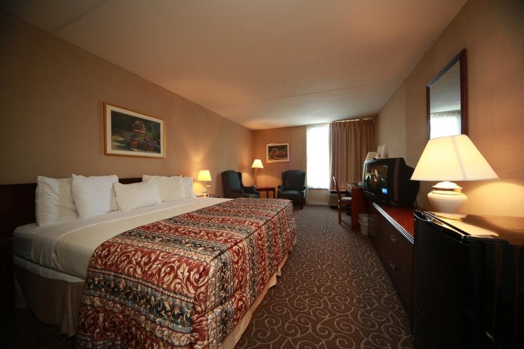 Boarders Inn And Suites - Marion Bilik gambar