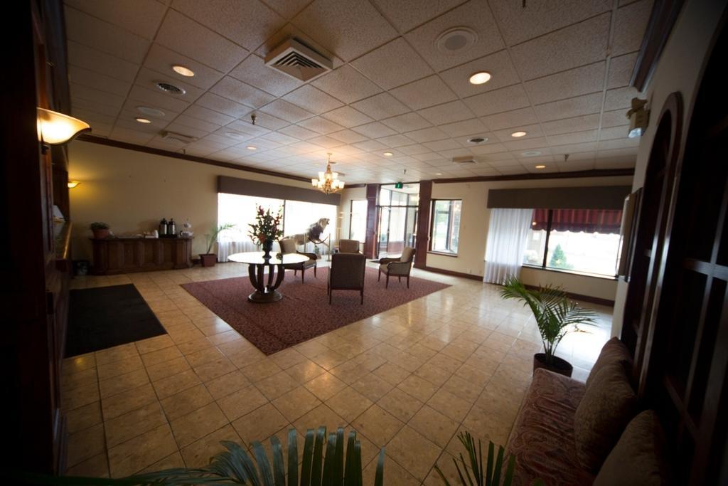 Boarders Inn And Suites - Marion Luaran gambar