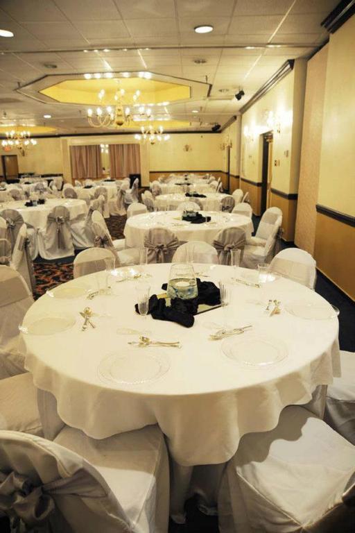 Boarders Inn And Suites - Marion Luaran gambar