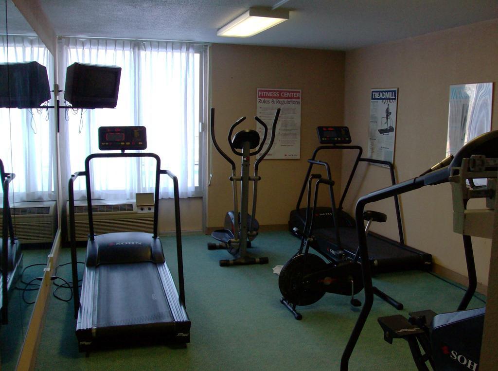 Boarders Inn And Suites - Marion Luaran gambar